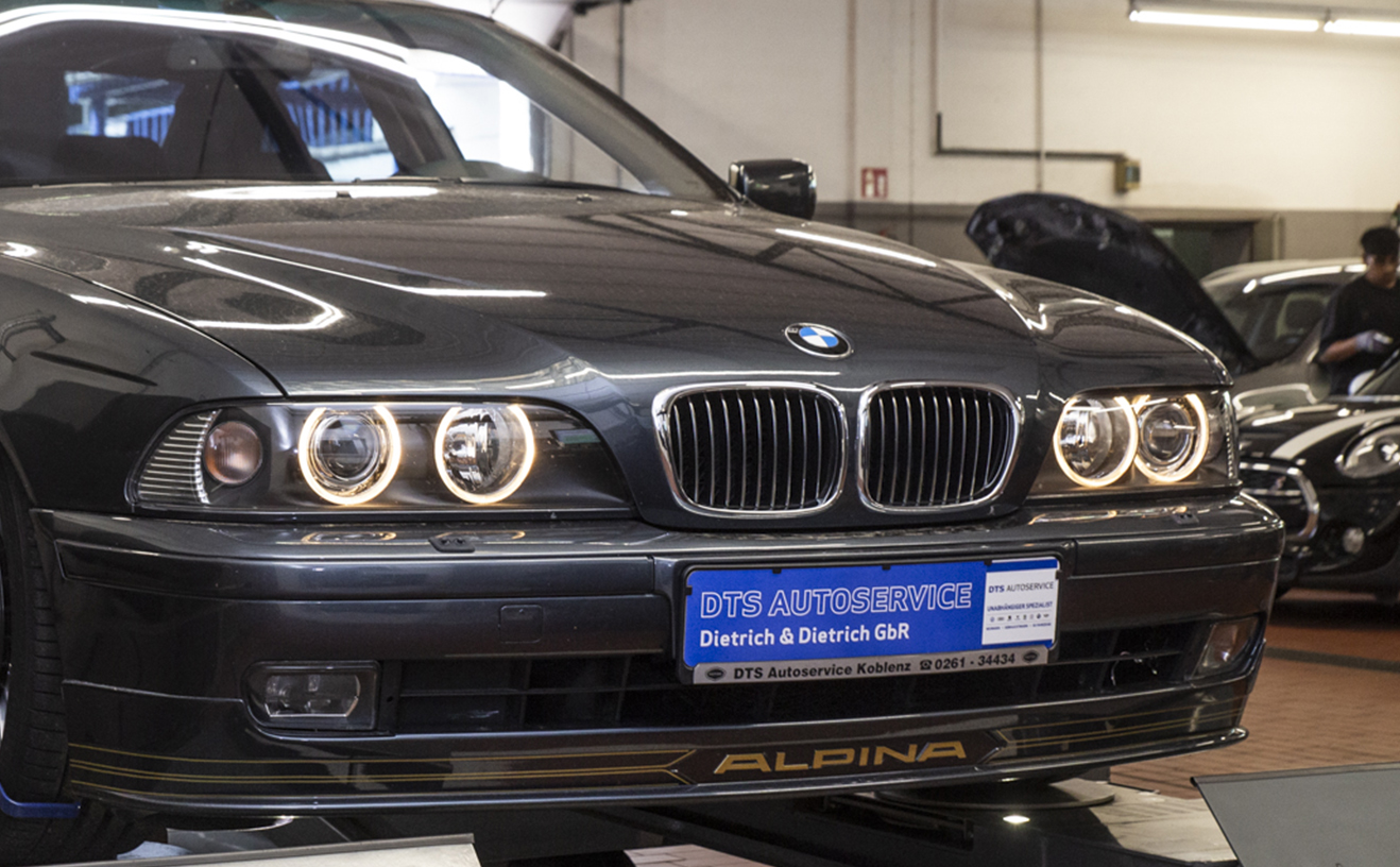 BMW 0002 BMW Service